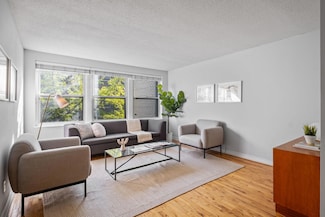 821 Douglas Ave Unit 207, Minneapolis, MN 55403
