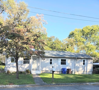 102 Nesper Rd, Oak Ridge, TN 37830