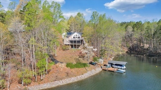 806 Cedar Key Ln, Huddleston, VA 24104