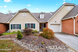 375 Paine Lake Dr, Sevierville, TN 37862