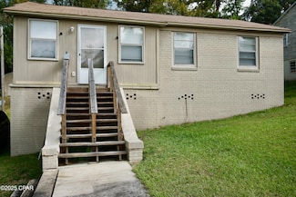 40 W Barnes Ave, Chattahoochee, FL 32324