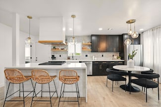 4817 Lyon St, San Diego, CA 92102