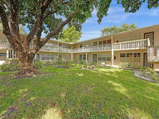 232 Farnham J, Deerfield Beach, FL 33442