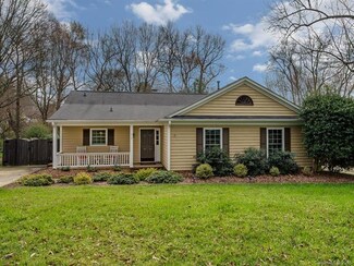 517 Heathermoor Ct, Charlotte, NC 28209