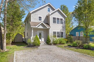16 Willow Rd, Charlestown, RI 02813