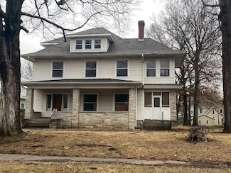 307 E Arrow St, Marshall, MO 65340