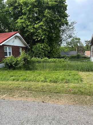 7337 Doncaster Dr, Saint Louis, MO 63133