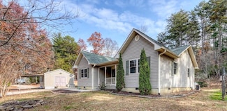 241 12 Point Rd, Blairsville, GA 30512