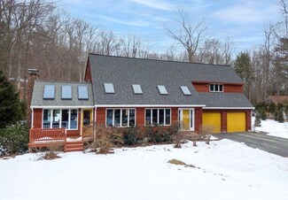 119 Turkey Hill Rd, Florence, MA 01062