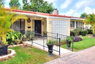 1407 Easton Dr, Lakeland, FL 33803