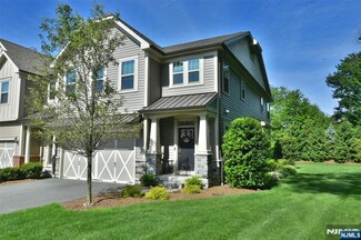 16 Marilyn Dr, Woodcliff Lake, NJ 07677
