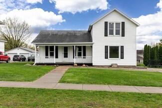 215 W Des Moines St, Brooklyn, IA 52211