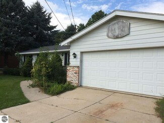 347 Sandridge Dr, Hemlock, MI 48626
