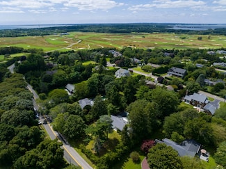 295 Tuckahoe Rd, Southampton, NY 11968