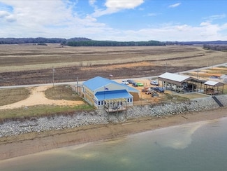 2217 Hardin Bottom River Rd, Clifton, TN 38425