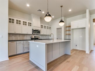 9009 NW 74th St, Yukon, OK 73099