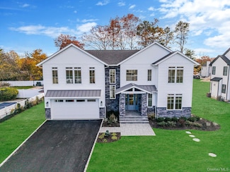 4 Blackwell Rd, Nesconset, NY 11767