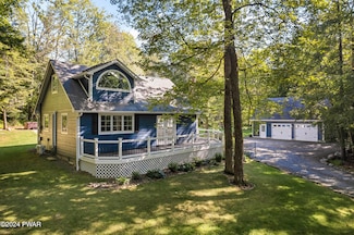 533 Big Oak Rd, Canadensis, PA 18325