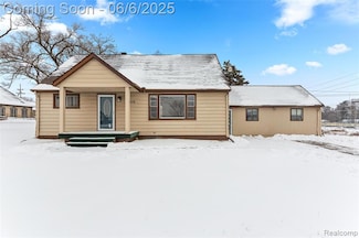 3428 Lennon Rd, Flint, MI 48507