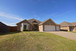 2527 NE 15th St, Moore, OK 73160