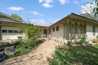 704 6th St, Blanco, TX 78606