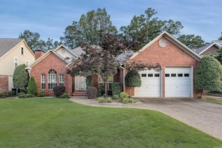 16 Masters Place Dr, Maumelle, AR 72113