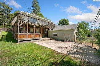 408 S Mill St, Colfax, WA 99111
