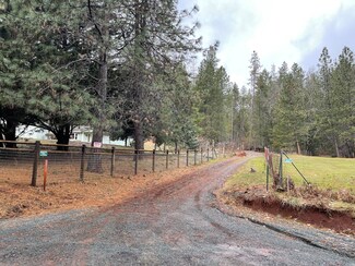 546 W Pickett Creek Rd, Grants Pass, OR 97527