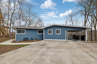 290 Spring Cir, Smithville, TN 37166
