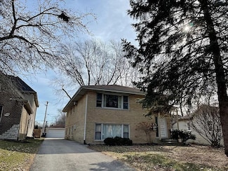 828 N Sleight St Unit 200, Naperville, IL 60563