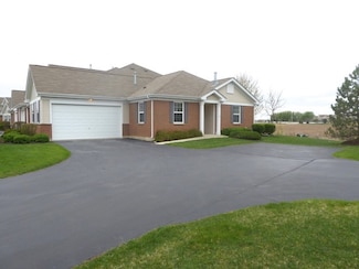 1045 Carrick Ln Unit 1045, McHenry, IL 60050