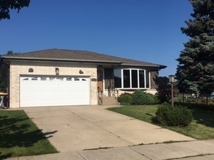 8548 N Overhill Ave, Niles, IL 60714