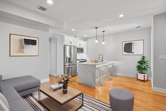 174 W 7th St Unit 1, Boston, MA 02127