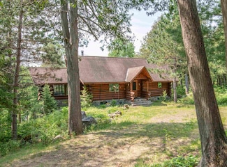 16 Carlson Rd, Grand Marais, MN 55604