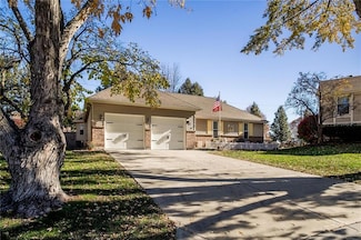 6807 Summit St, Shawnee, KS 66216