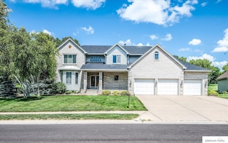 1206 Norton Dr, Papillion, NE 68046