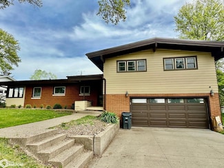 2508 Clearview Ave, Burlington, IA 52601