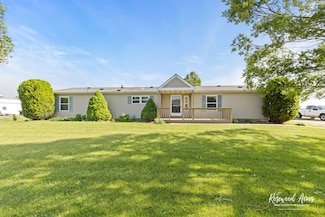 10868 E Le Claire St, Grant Park, IL 60940
