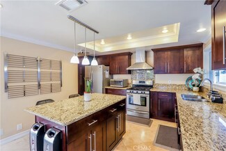 2542 N Hesperian St, Santa Ana, CA 92706