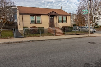 33 Westmoreland St, Dorchester Center, MA 02124