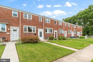 911 Circle Dr, Halethorpe, MD 21227