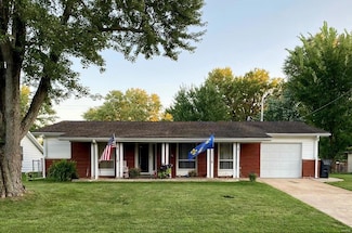 4 Meckfessel Dr, Fairview Heights, IL 62208
