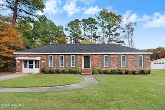 1923 Christian Ln, Kinston, NC 28504