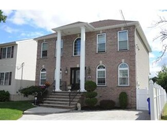 85 Blaine St, Fall River, MA 02723