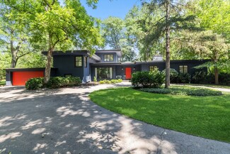 595 Laurie Ln, Northfield, IL 60093