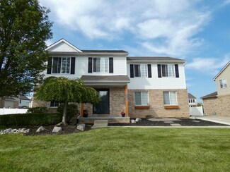 24768 Park Ln, Flat Rock, MI 48134