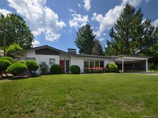 2821 S Lakeshore Dr, Lake Junaluska, NC 28745