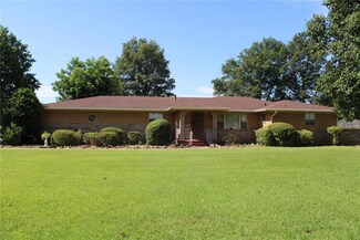 1811 Saint Francis St, Kennett, MO 63857