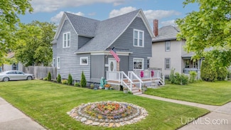 201 N 16th St, Escanaba, MI 49829