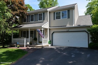 60 Mountain Rd, Mountain Top, PA 18707